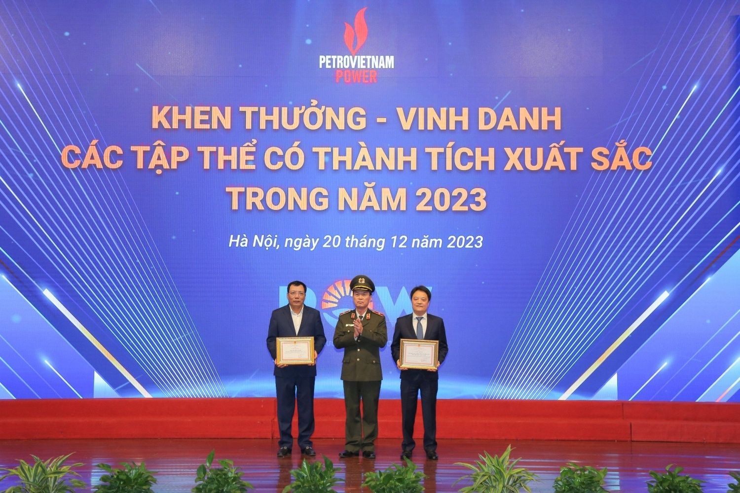 z4993197621489-b9594a3de39e9fff60d05b4188e430b42023122019404920231220210830.jpg?rt=20231220210832