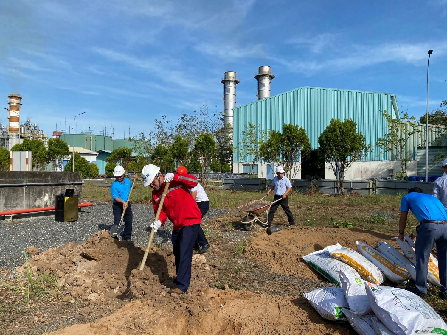 PV Power Nhơn Trạch hưởng ứng Tết trồng cây