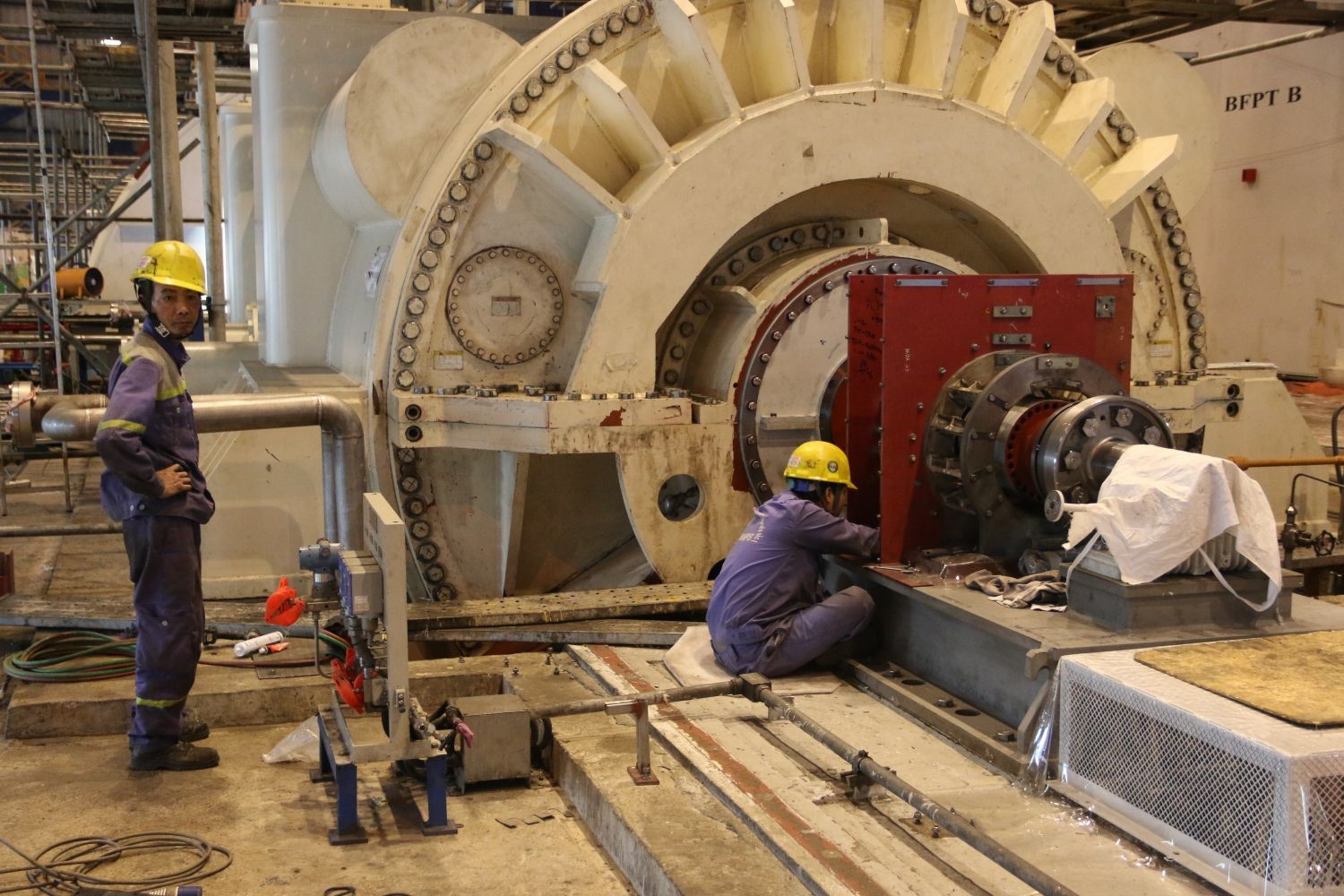 Ngày đêm bám sát tiến độ vận hành trở lại Tổ máy số 1 Nhà máy Nhiệt điện Vũng Áng 1