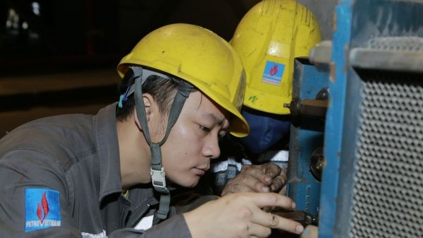 Ngày đêm bám sát tiến độ vận hành trở lại Tổ máy số 1 Nhà máy Nhiệt điện Vũng Áng 1