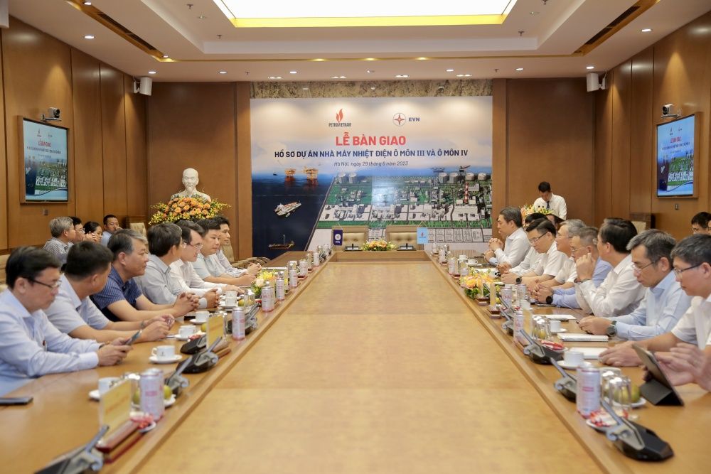petrovietnam-tiep-nhan-ban-giao-ho-so-du-an-nha-may-nhiet-dien-o-mon-iii-va-o-mon-iv-20230629164520.jpg?rt=20230629165540