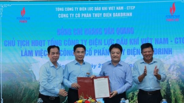 Chủ tịch HĐQT PV Power Hoàng Văn Quang đến thăm và làm việc tại thuỷ điện Đakđrinh