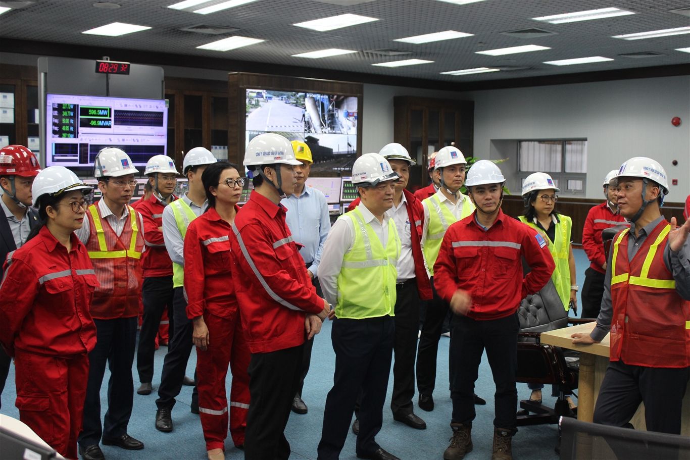 Chủ tịch HĐQT PV Power đến thăm và làm việc tại NMNĐ Vũng Áng 1