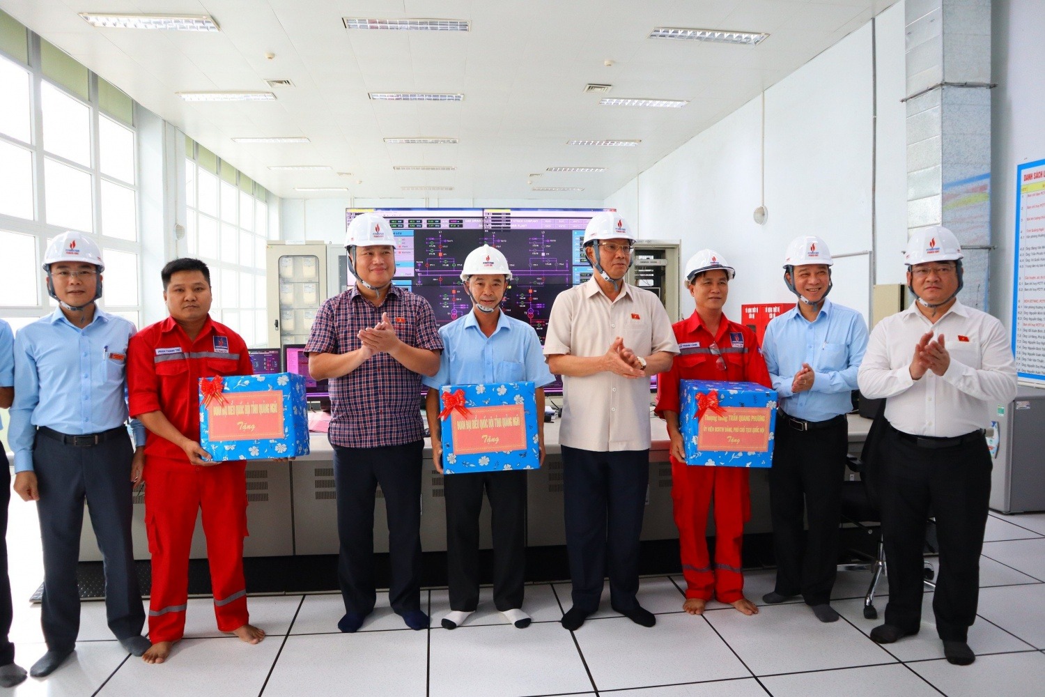 Thượng tướng Trần Quang Phương - Phó Chủ tịch Quốc hội thăm và làm việc tại Thủy điện Đakđrinh Thượng tướng Trần Quang Phương - Phó Chủ tịch Quốc hội thăm và làm việc tại Thủy điện Đakđrinh