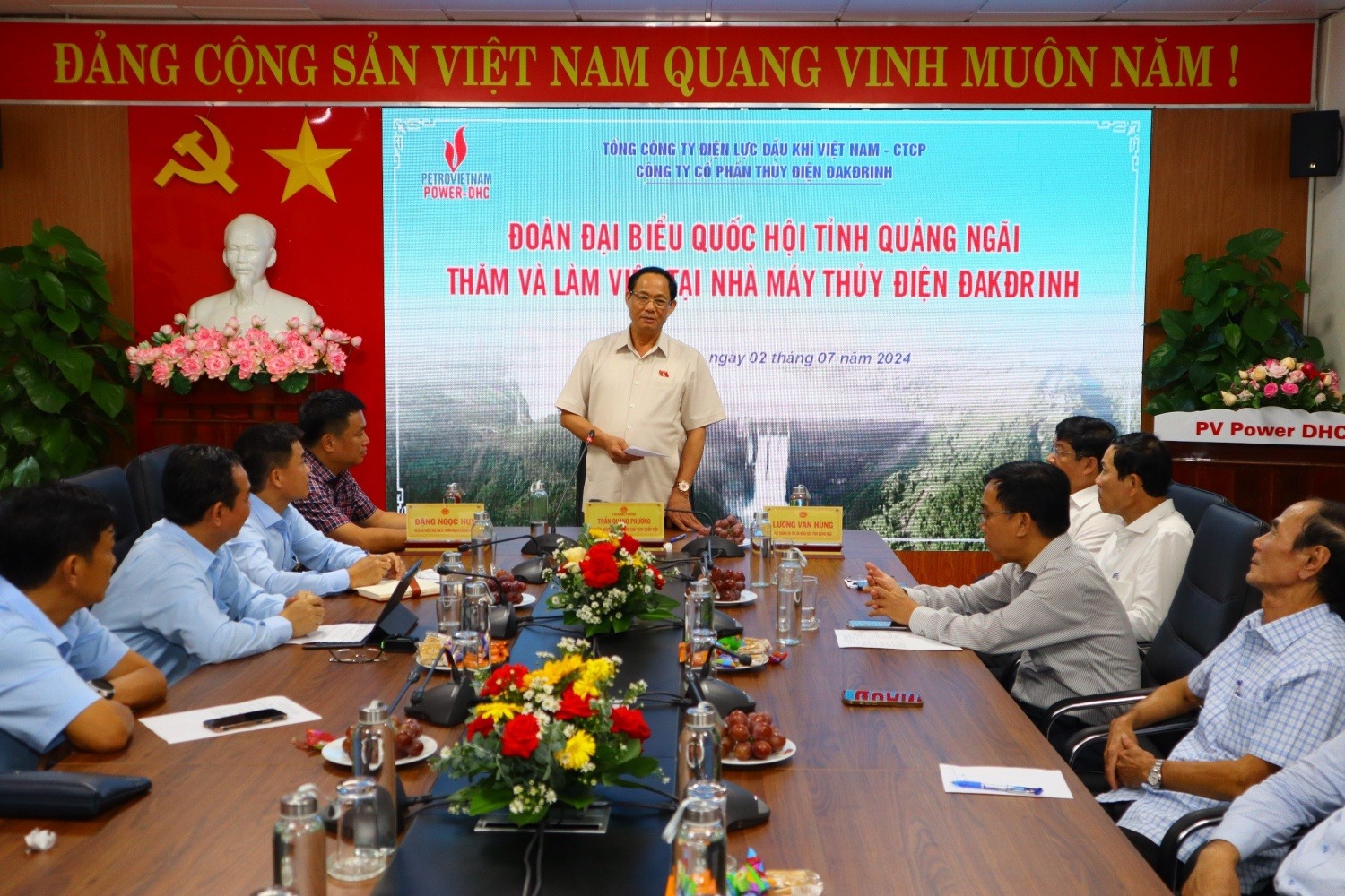 Thượng tướng Trần Quang Phương - Phó Chủ tịch Quốc hội thăm và làm việc tại Thủy điện Đakđrinh Thượng tướng Trần Quang Phương - Phó Chủ tịch Quốc hội thăm và làm việc tại Thủy điện Đakđrinh