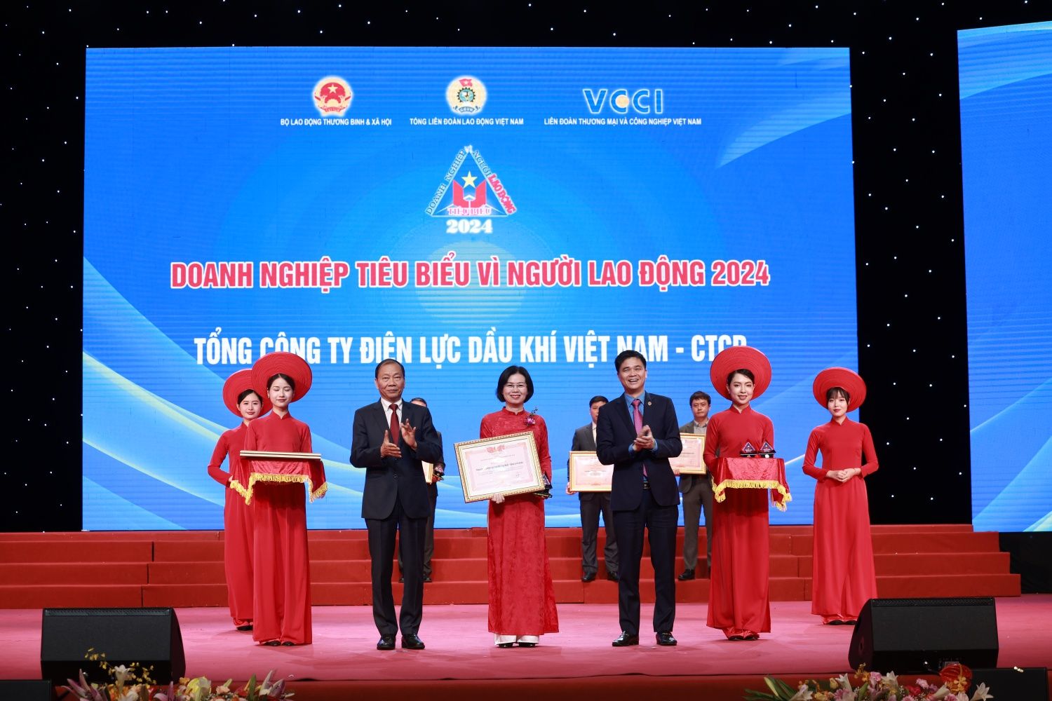 4 doanh nghiệp Dầu khí được vinh danh "Doanh nghiệp tiêu biểu vì người lao động năm 2024"