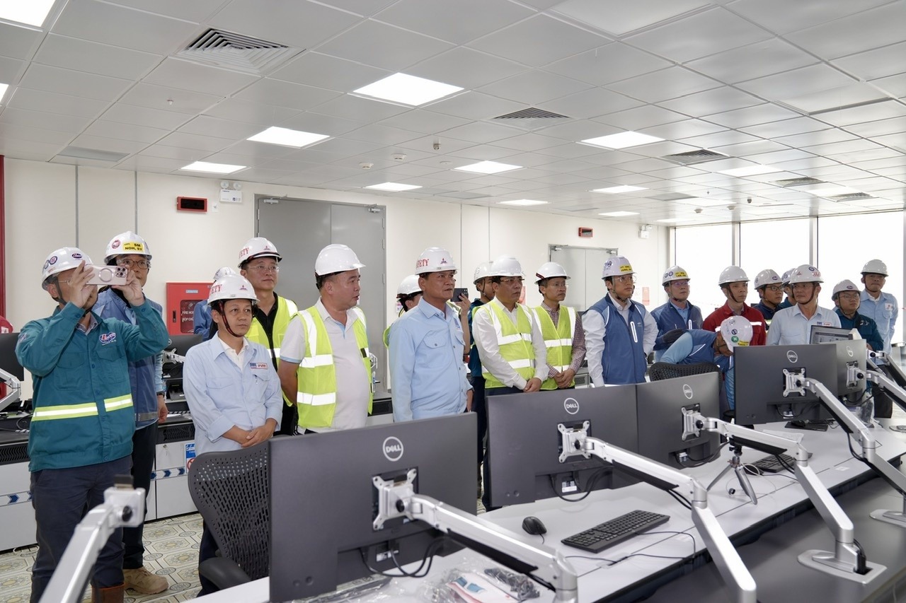 Nhà máy điện Nhơn Trạch 3 đốt lửa lần đầu thành công Nhà máy điện Nhơn Trạch 3 đốt lửa lần đầu thành công