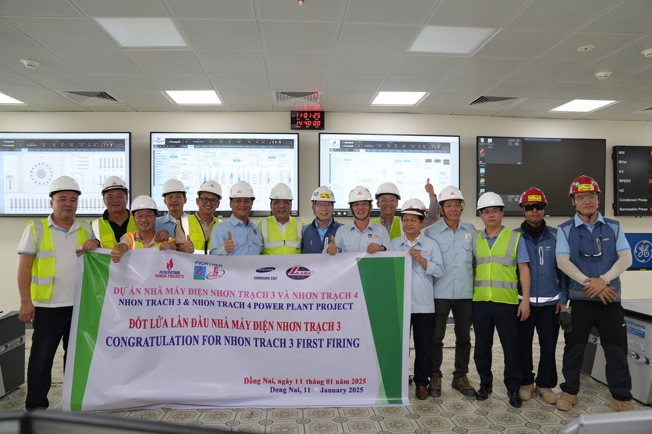 Nhà máy điện Nhơn Trạch 3 đốt lửa lần đầu thành công Nhà máy điện Nhơn Trạch 3 đốt lửa lần đầu thành công