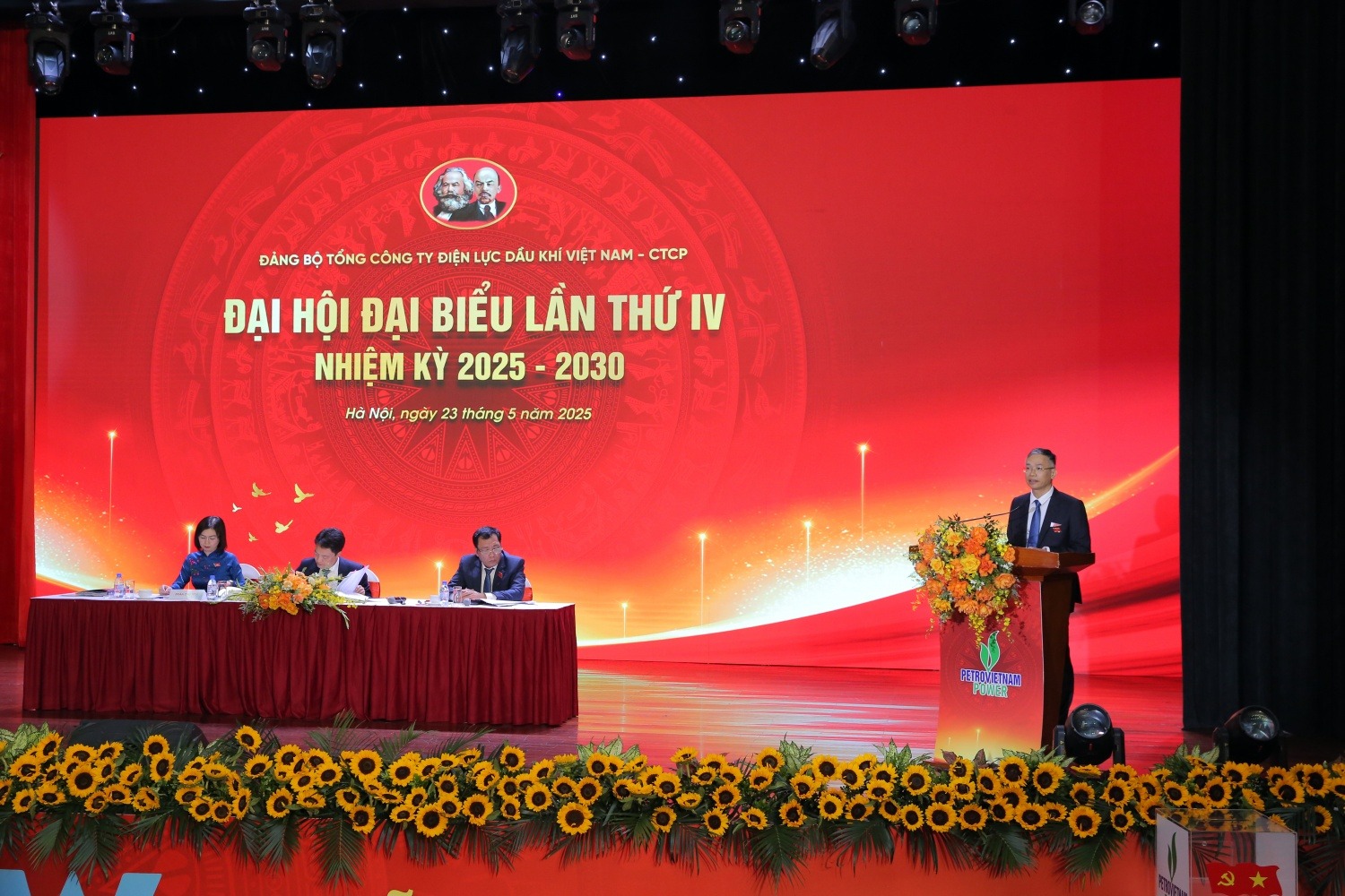 Xây dựng dấu ấn trong “Kỷ nguyên mới”, kiến tạo trụ cột năng lượng quốc gia