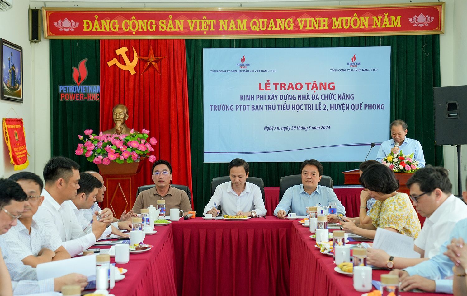 Đoàn công tác PV Power và PVGas làm việc tại Thủy điện Hủa Na