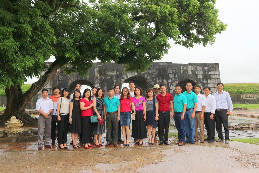 Hành trình về nguồn tại Thành nhà Hồ - tỉnh Thanh Hóa và Hội nghị sơ kết 01 năm thực hiện Chỉ thị 05-CT/TW của Bộ Chính trị, sơ kết công tác Đảng 6 tháng đầu năm 2017 của Đảng bộ Công ty Cổ phần Dịch 