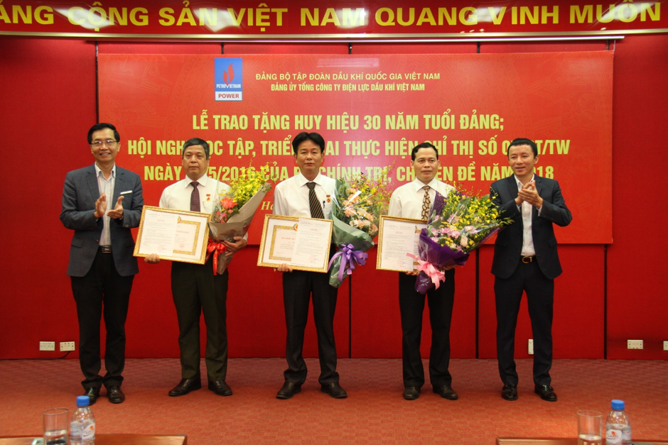 PV Power tổ chức chức Lễ trao tặng huy hiệu 30 năm tuổi Đảng và Hội nghị học tập, quán triệt, triển khai thực hiện Chỉ thị số 05-CT/TW ngày 15/5/2016 của Bộ Chính trị, chuyên đề năm 2018