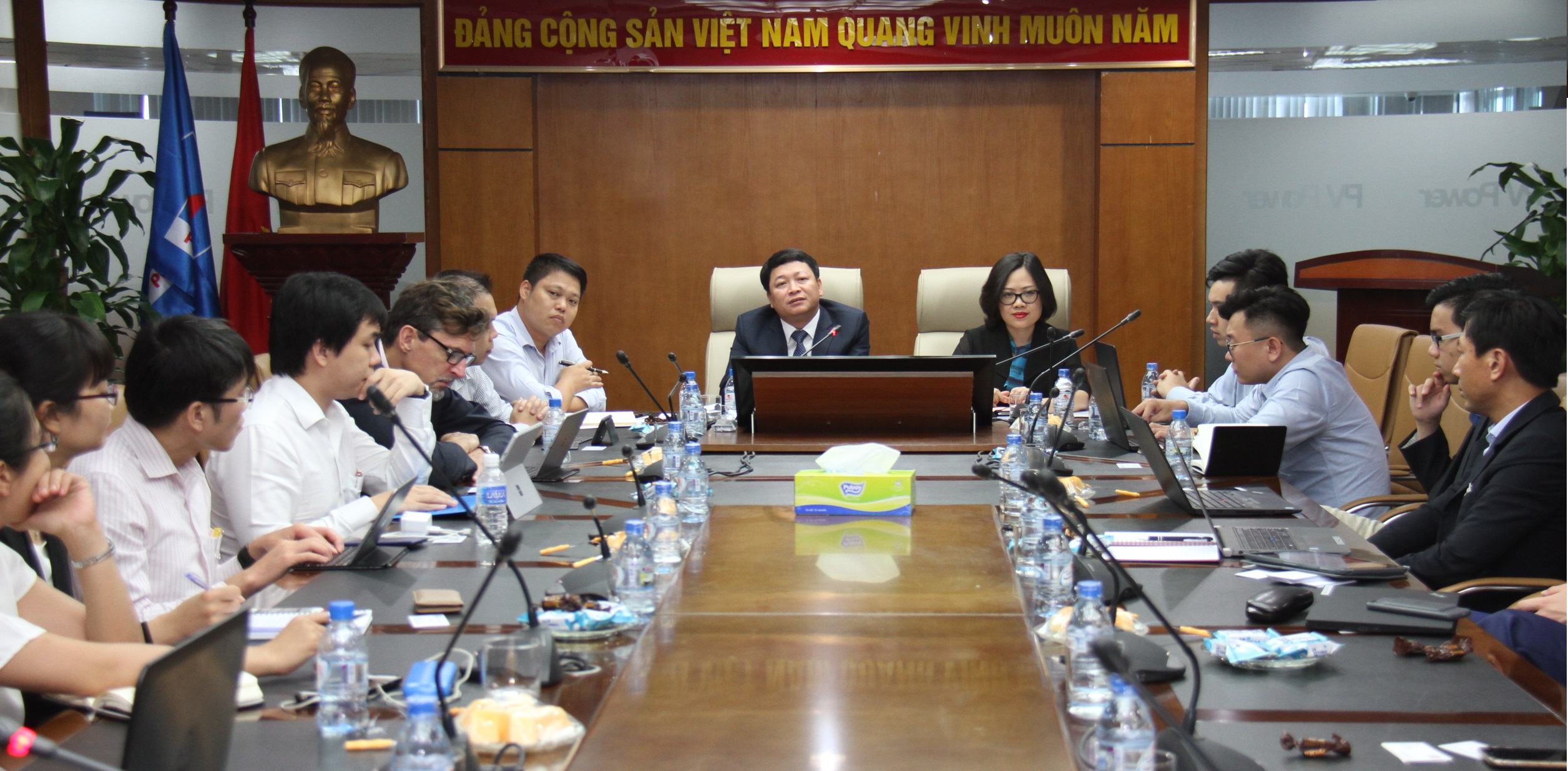 PV POWER GẶP MẶT CÁC QUỸ ĐẦU TƯ TRONG CHƯƠNG TRÌNH LARGE-CAP TOUR 2018 DO CÔNG TY CHỨNG KHOÁN BẢN VIỆT TỔ CHỨC