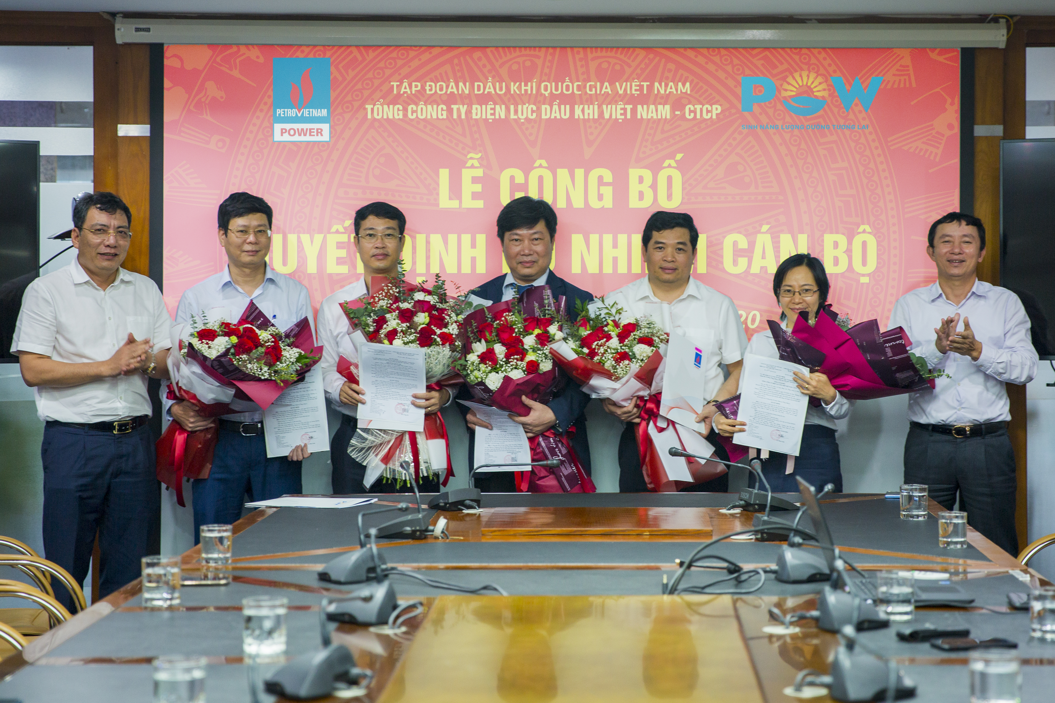 TỔNG CÔNG TY ĐIỆN LỰC DẦU KHÍ VIỆT NAM – CTCP TRAO QUYẾT ĐỊNH BỔ NHIỆM KẾ TOÁN TRƯỞNG VÀ TRƯỞNG CÁC BAN CHỨC NĂNG