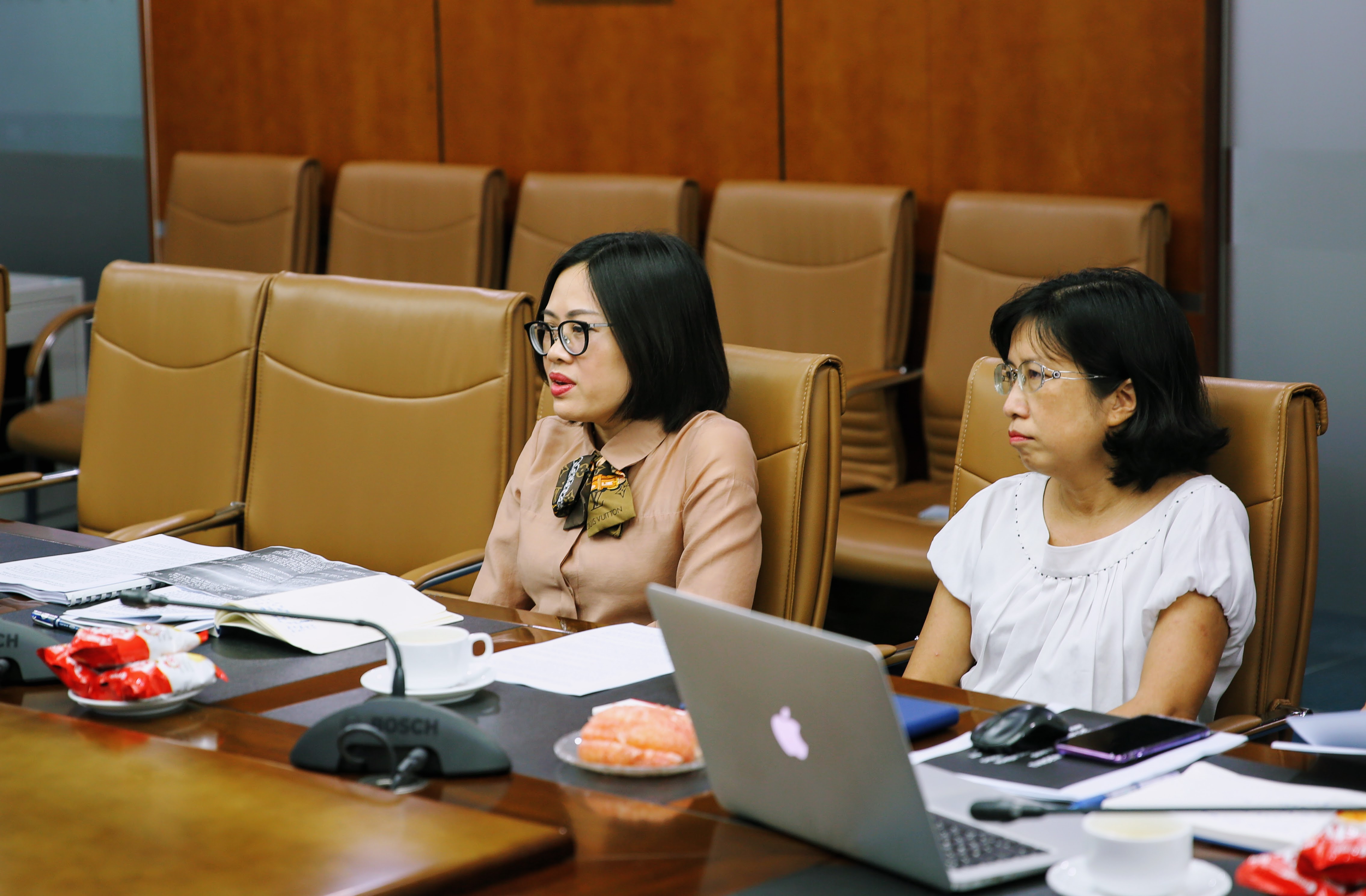  Bà Nguyễn Thị Ngọc Bích và Bà Nguyễn Hoàng Yến tại buổi làm việc