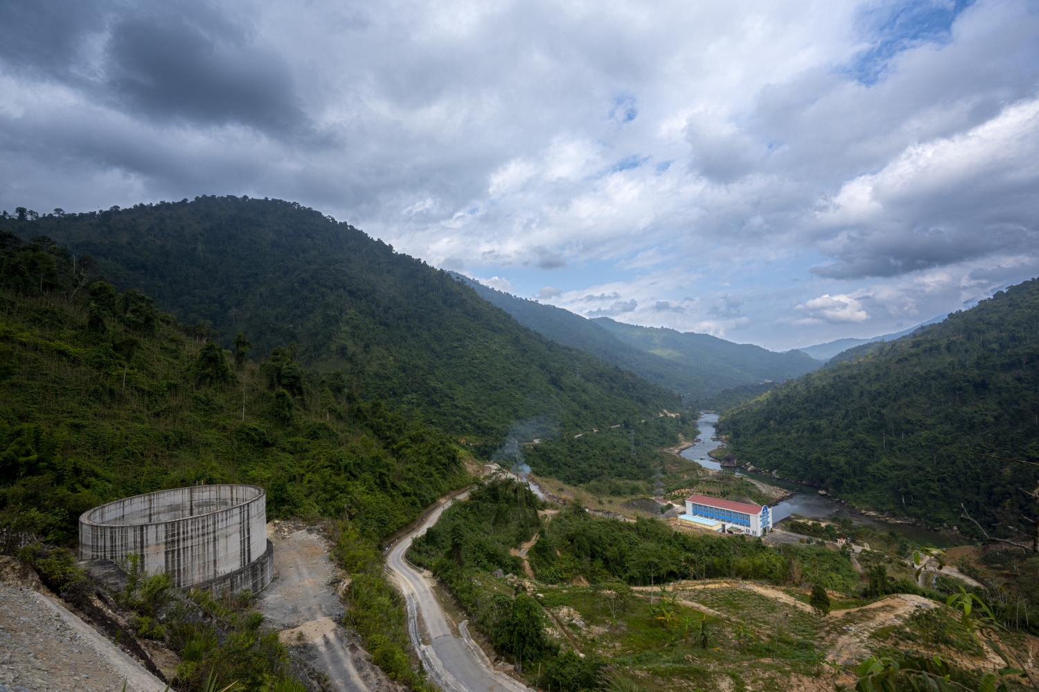 Thuỷ điện Hủa Na: Một công trình kỳ vĩ
