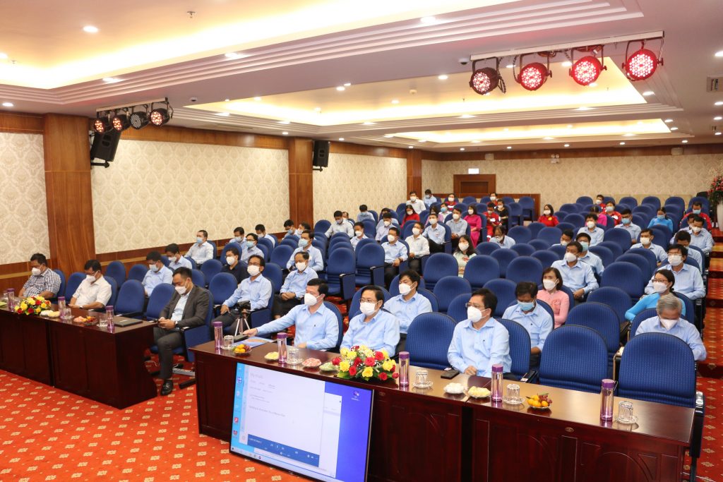  CBCNV PV Power Ca Mau tham dự buổi lễ