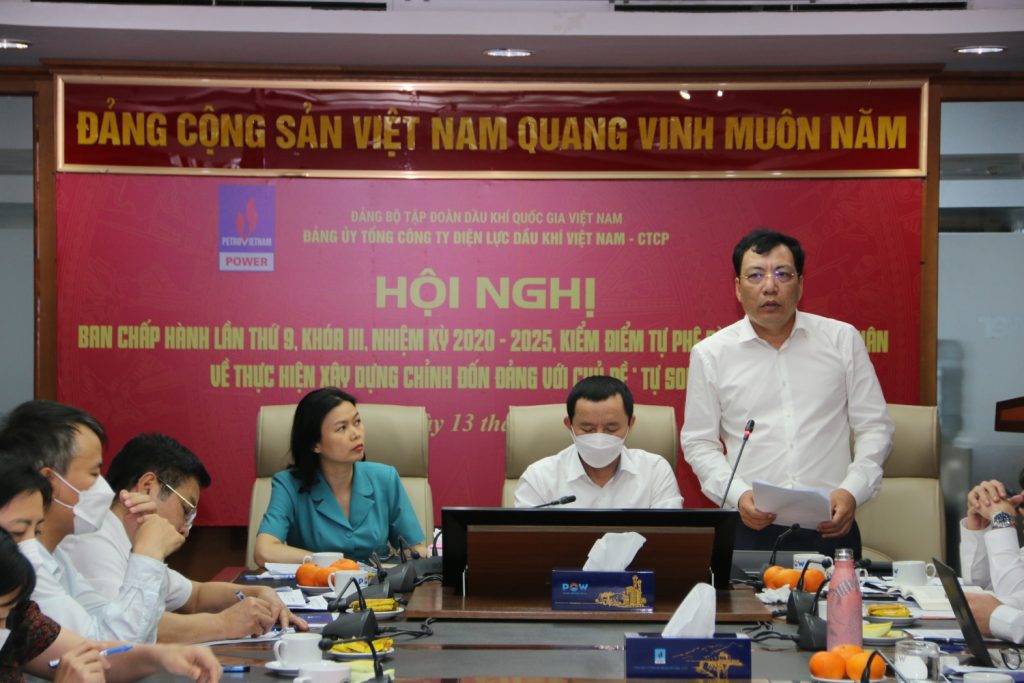  Đồng chí Lê Như Linh trình bày tại Hội nghị