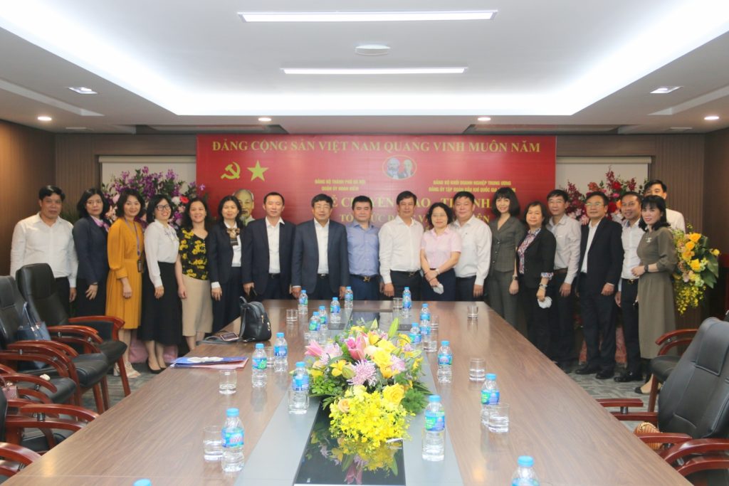  Các đại biểu tại buổi lễ