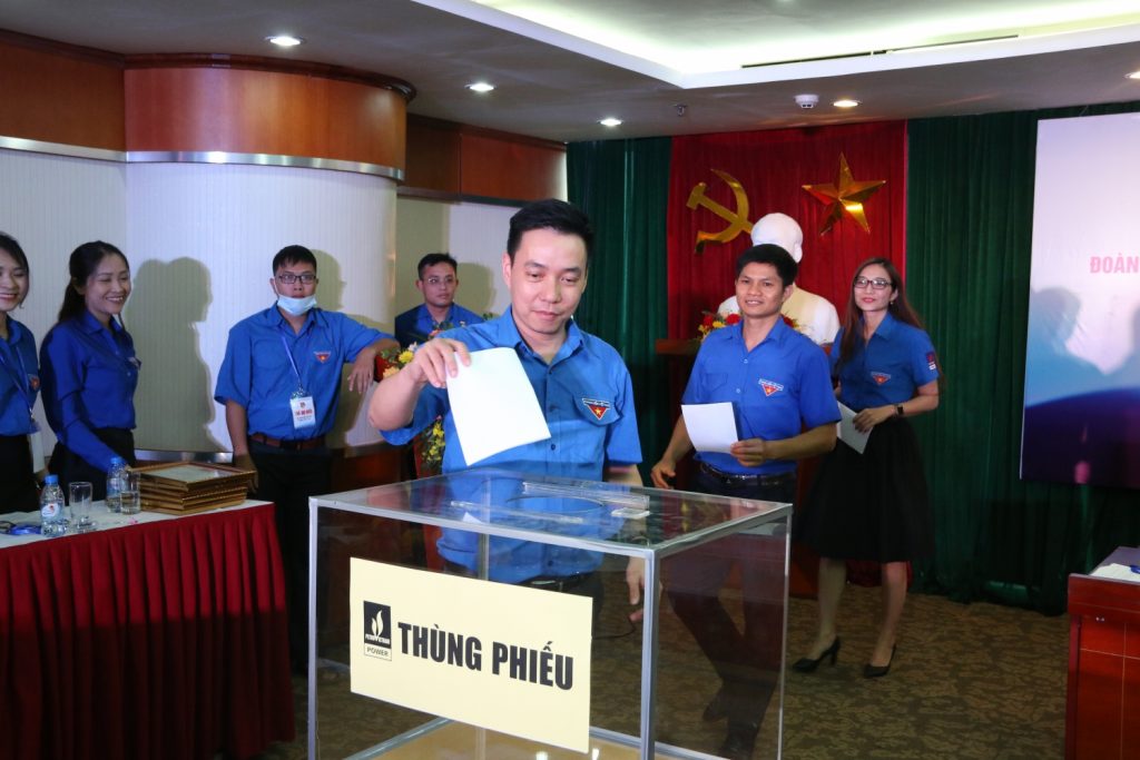  Bỏ phiếu bầu Bí thư, BCH và Đại biểu dự Đại hội Đoàn Tập đoàn lần thứ III, nhiệm kỳ 2022-2027