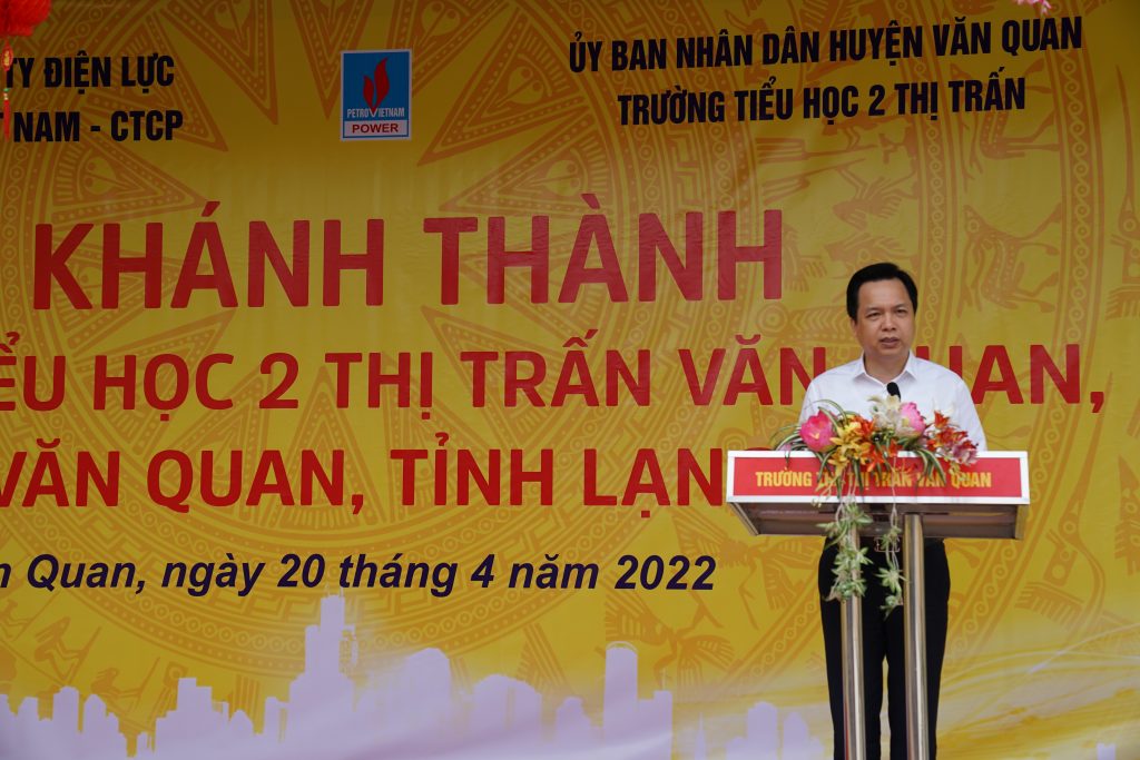  Ông Phan Ngọc Hiền phát biểu tại buổi lễ