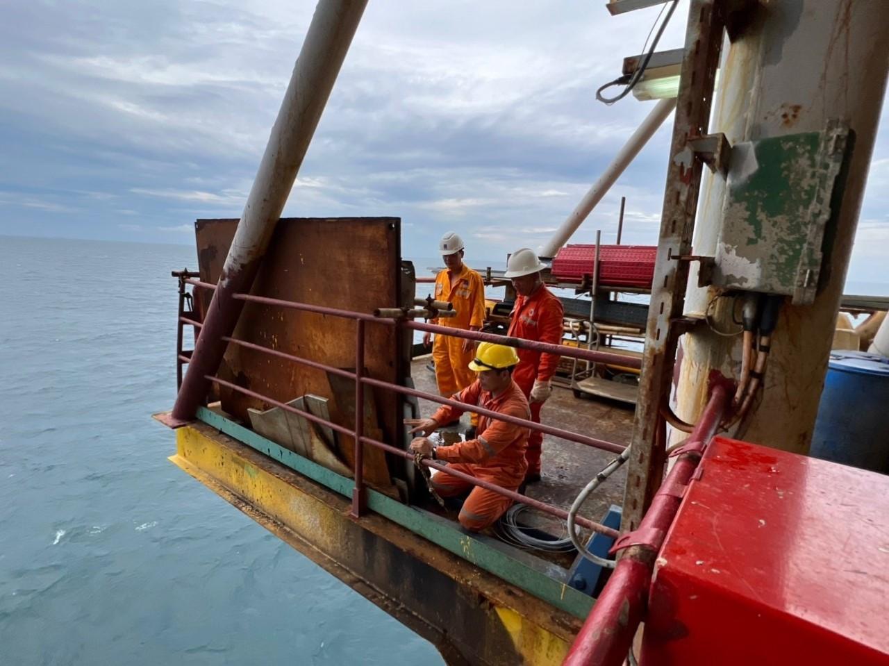 </a> Công tác chuẩn bị phòng chống bão trên giàn nén khí Rồng - DGCP