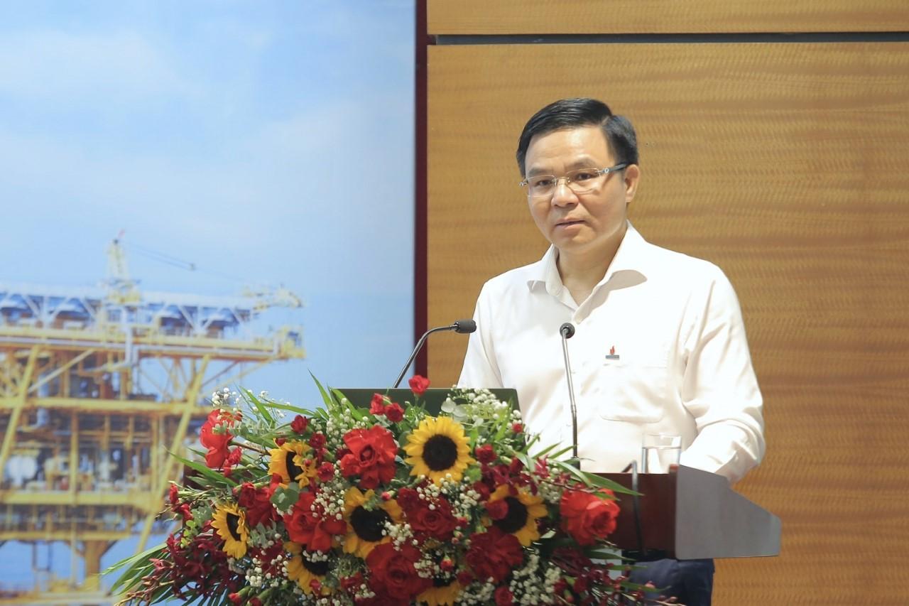 </a> Tổng Giám đốc Petrovietnam Lê Mạnh Hùng báo cáo Đoàn công tác của Thủ tướng về hoạt động SXKD của Petrovietnam
