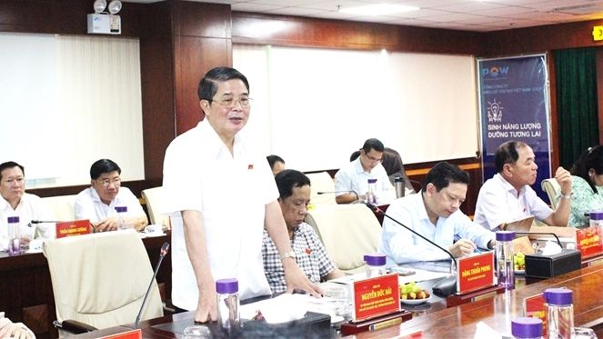 Phó Chủ tịch Quốc hội Nguyễn Đức Hải khảo sát tại Công ty Điện lực Dầu khí Cà Mau