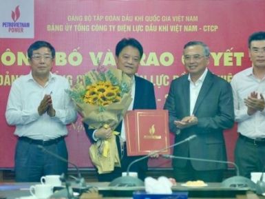 Trao quyết định Bí thư Đảng ủy Tổng Công ty Điện lực Dầu khí Việt Nam nhiệm kỳ 2020-2025