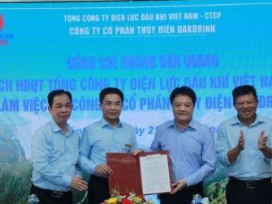 Chủ tịch HĐQT PV Power Hoàng Văn Quang đến thăm và làm việc tại thuỷ điện Đakđrinh