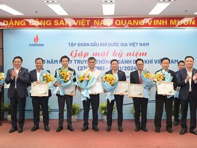 Petrovietnam biểu dương các đơn vị tiêu biểu trong thực hiện kế hoạch quản trị và văn hóa doanh nghiệp 11 tháng năm 2024