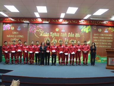 “Xuân nghĩa tình Dầu khí - Tết ấm áp, sẻ chia” tại Nhà máy Nhiệt điện Vũng Áng 1