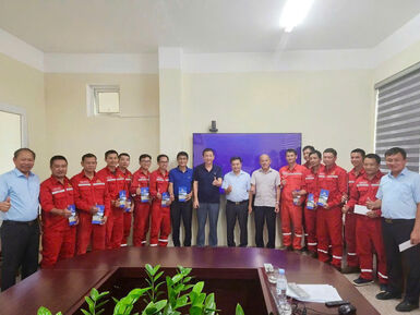 Những "người hùng" áo đỏ tại Nhà máy Thủy điện Nậm Nơn