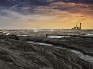 Khi tro bay xỉ than nhiệt điện vẫn còn là tâm điểm dư luận