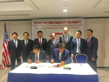 Ký kết thỏa thuận về phát triển Cụm nhiệt điện dùng nguồn khí từ mỏ Cá Voi Xanh.