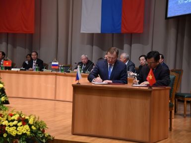 Lãnh đạo Tập đoàn Dầu khí Việt Nam tháp tùng Chủ tịch nước thăm chính thức Liên bang Nga