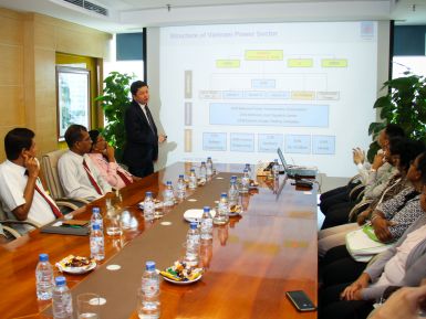 Lãnh đạo PV Power tiếp đoàn học viên Sri Lanka đang theo học tại Viện Công nghệ Châu Á (AIT)