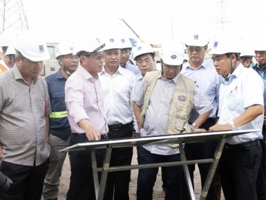 LÃNH ĐẠO TẬP ĐOÀN DẦU KHÍ VIỆT NAM LÀM VIỆC TẠI 2 DỰ ÁN NMNĐ SÔNG HẬU 1 LONG PHÚ 1