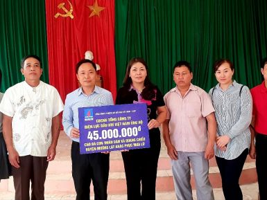 PV POWER THĂM, TẶNG QUÀ CHO NHÂN DÂN VÙNG LŨ MƯỜNG LÁT - THANH HÓA