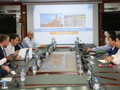 PV POWER TIẾP VÀ LÀM VIỆC VỚI CÁC QUỸ ĐẦU TƯ