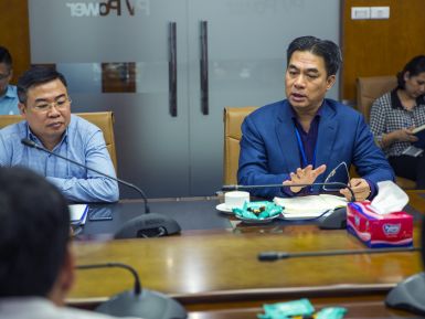 PHÓ TỔNG GIÁM ĐỐC TẬP ĐOÀN DẦU KHÍ VIỆT NAM LÀM VIỆC VỚI PV POWER