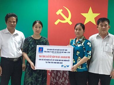 PVPOWER TRAO TẶNG 65 SỔ TIẾT KIỆM TRỊ GIÁ 2,6 TỶ ĐỒNG CHO CÁC HỘ NGHÈO TẠI TỈNH VĨNH LONG, TỈNH TRÀ VINH, TỈNH BẠC LIÊU, TỈNH HẬU GIANG NĂM 2020