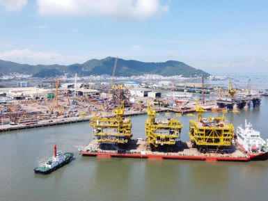 KIM CHỈ NAM SOI ĐƯỜNG CHO NGÀNH DẦU KHÍ VIỆT NAM