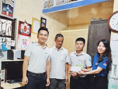 Đoàn Thanh niên PV Power tham gia chương trình "Cặp lá yêu thương"