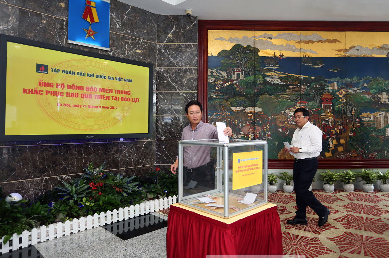 Tập đoàn Dầu khí Việt Nam phát động quyên góp ủng hộ đồng bào miền Trung