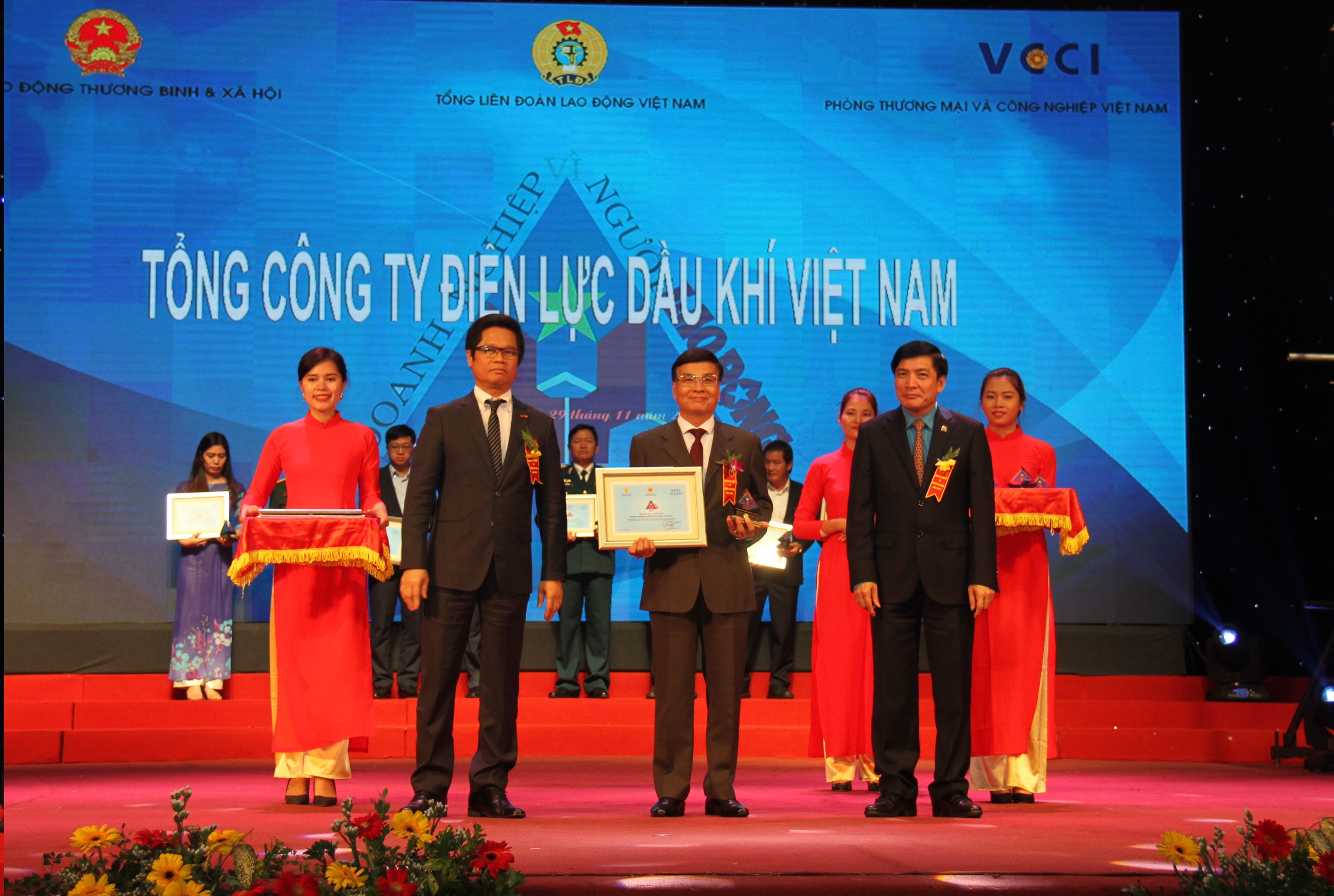 PV Power nhận giải thưởng “Doanh nghiệp vì người lao động” năm 2017
