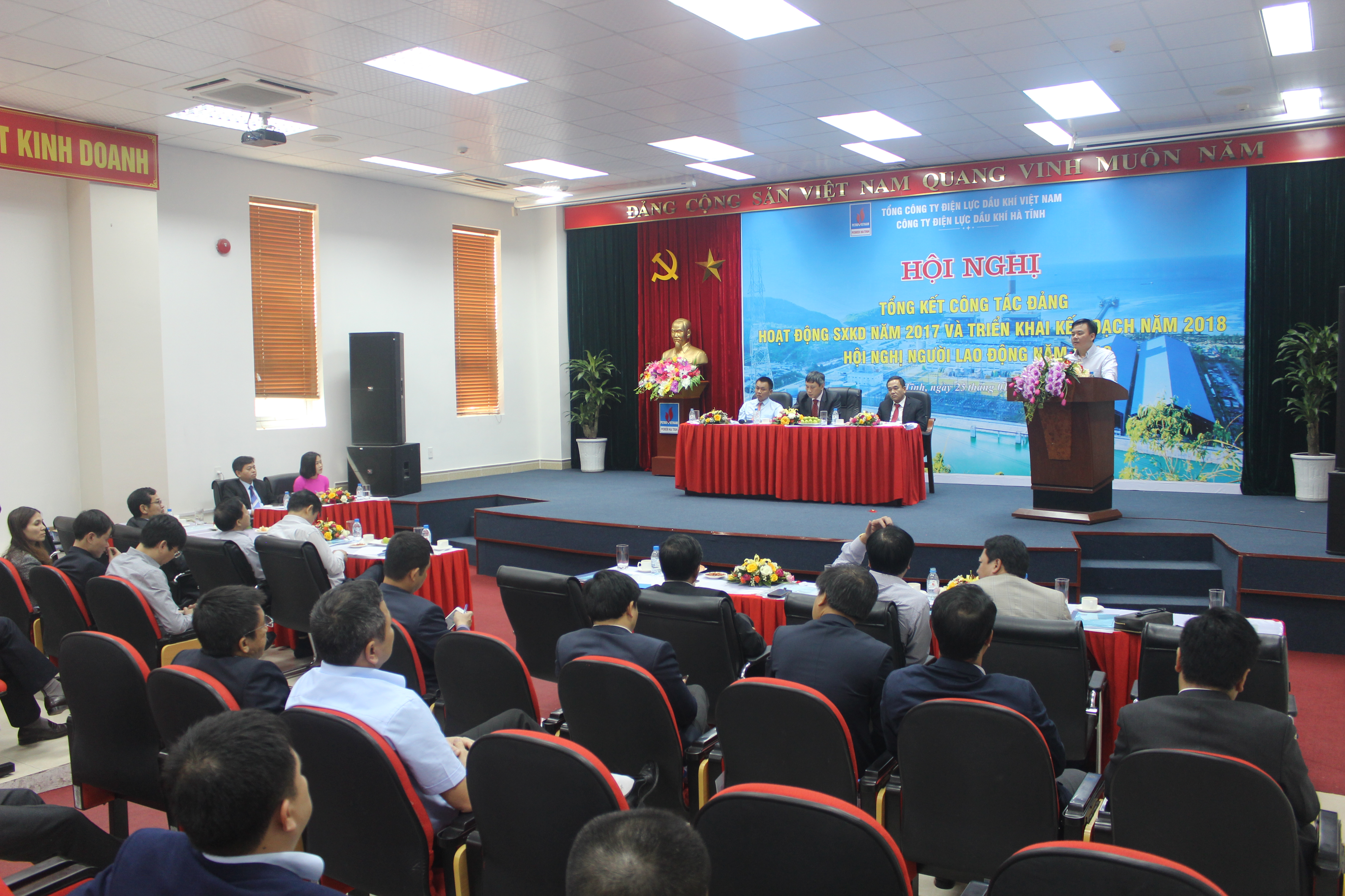 Hoạt động của đoàn công tác PV Power tại Hà Tĩnh và Nghệ An