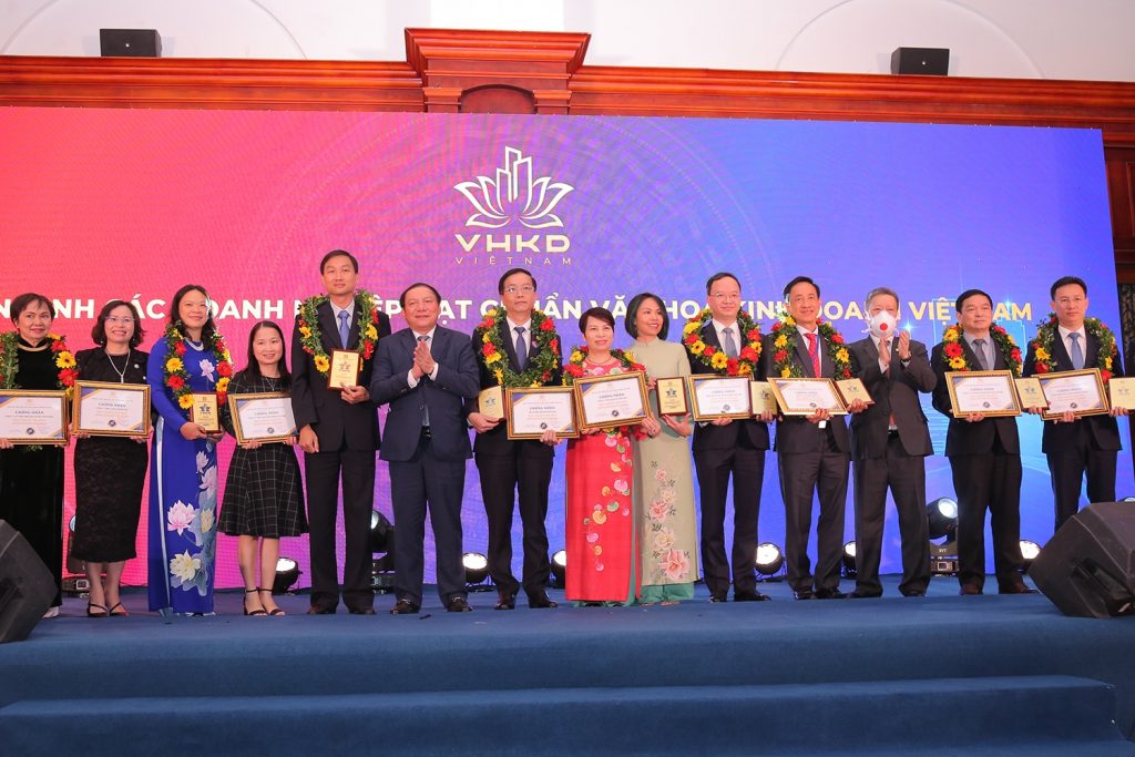  PVN được tôn vinh doanh nghiệp đạt chuẩn văn hóa kinh doanh Việt Nam