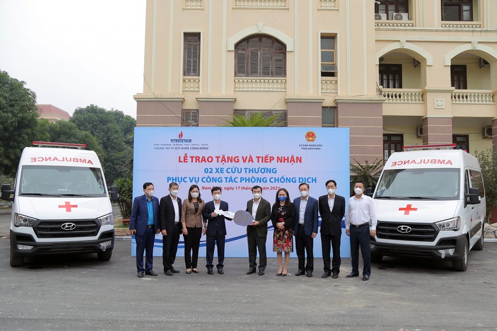 PVN trao tặng/hỗ trợ xe cứu thương