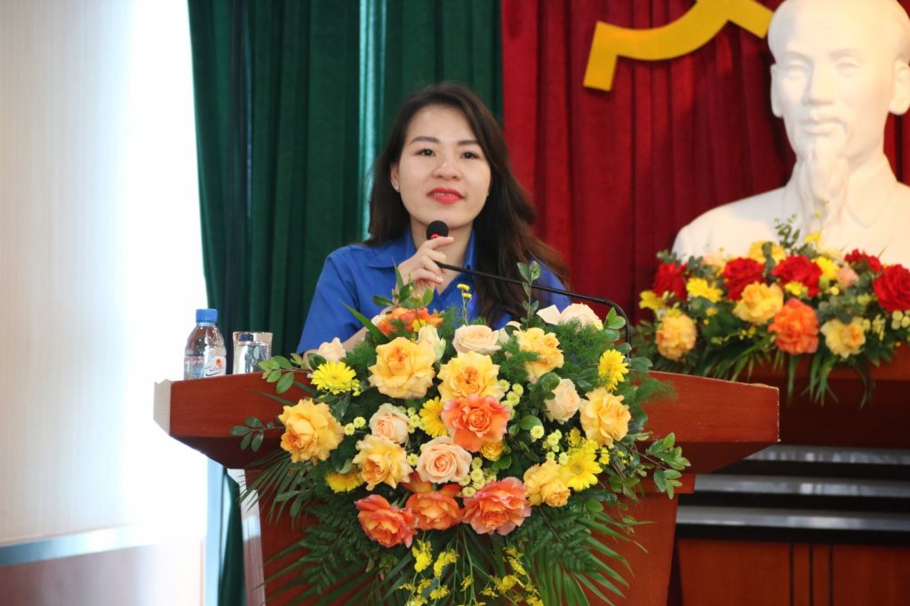  Đồng chí Nguyễn Huyền My - Bí thư Đoàn Thanh niên PV Power nhiệm kỳ 2022 - 2027 phát biểu thể hiện quyết tâm của Đoàn Thanh niên Tổng công ty trong nhiệm kỳ mới